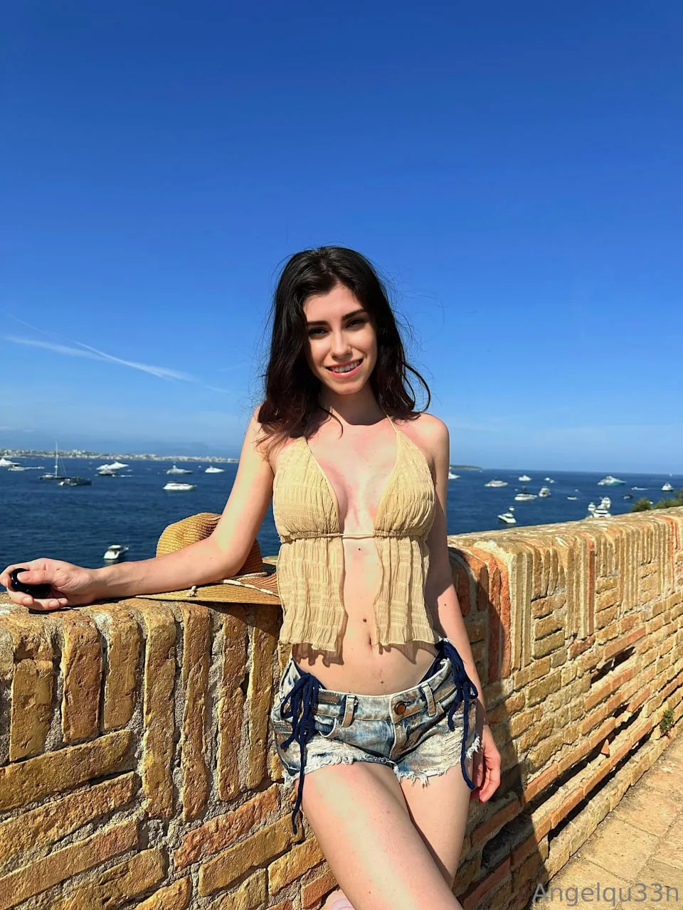 angelqu33n