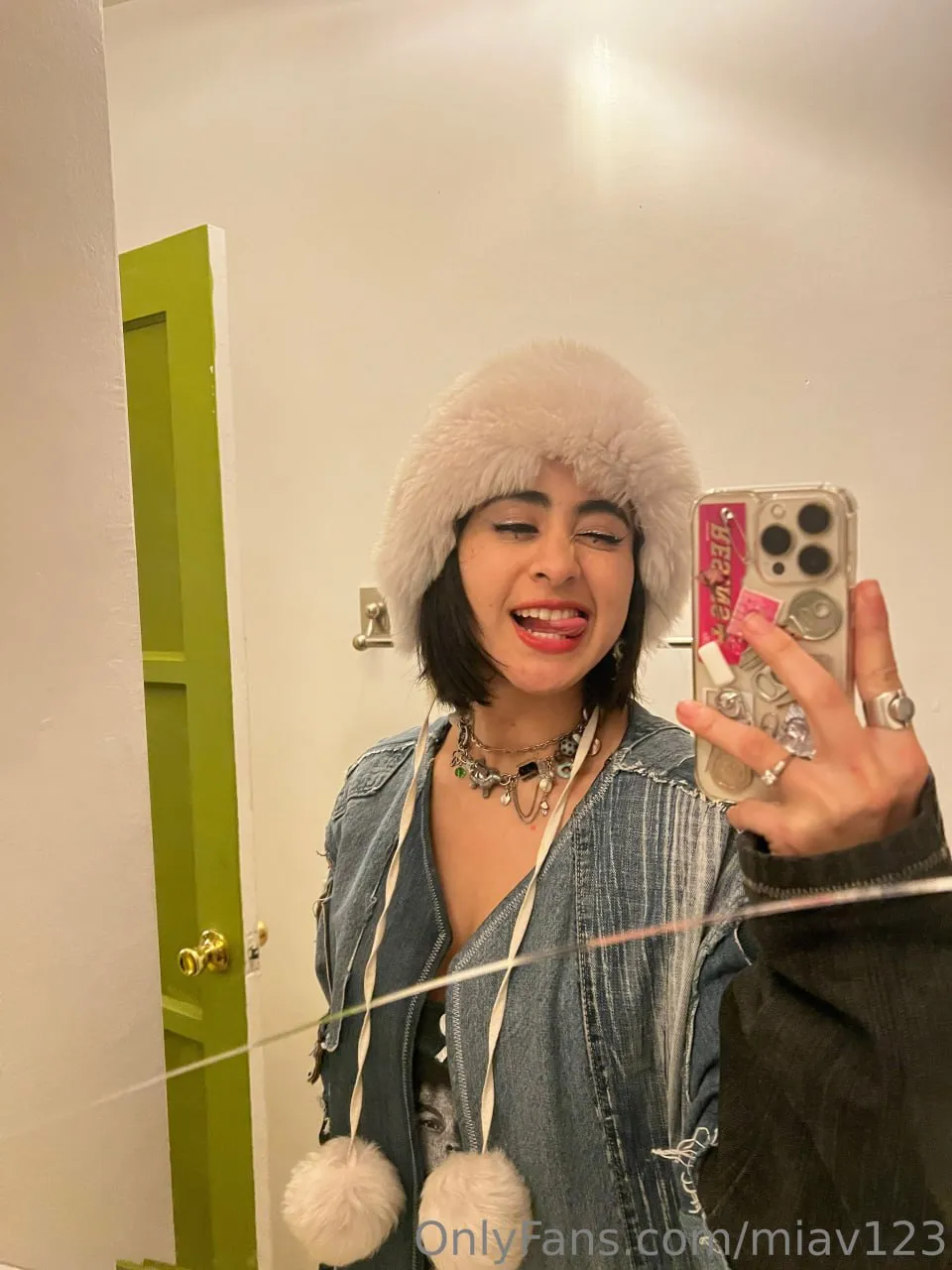 mia valentine preview