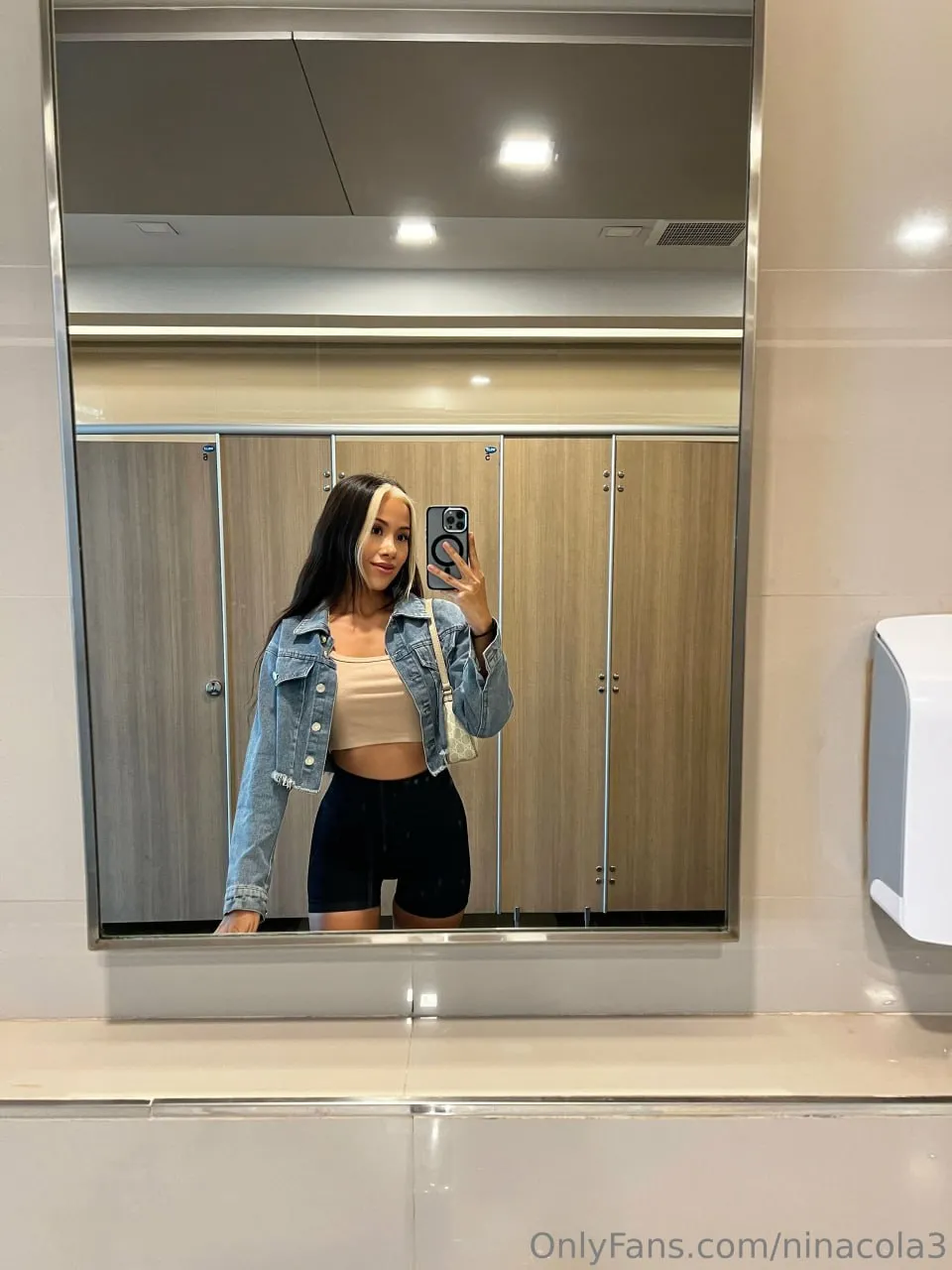 nina cola preview